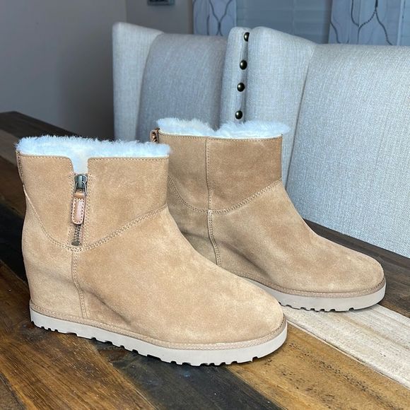 UGG Shoes - UGG CLASSIC FEMME Zip Mini